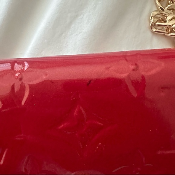 Louis Vuitton Vernis Sarah Wallet/Crossbody with Gold Chain in Cherry Red - Picture 7 of 16